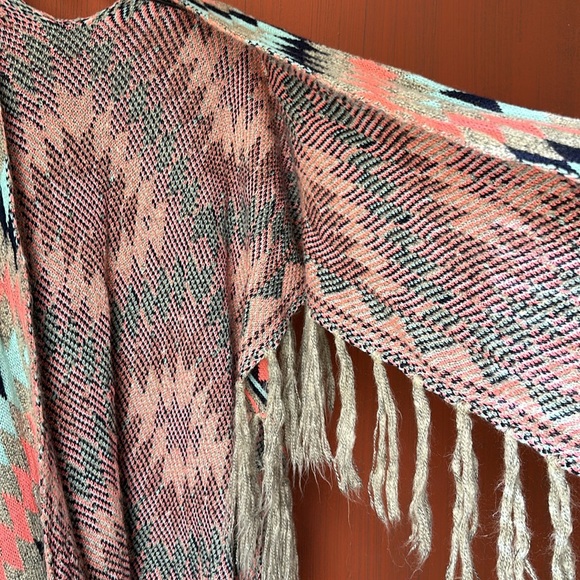 Ellie and Kate Aztec Poncho OS - Picture 5 of 6